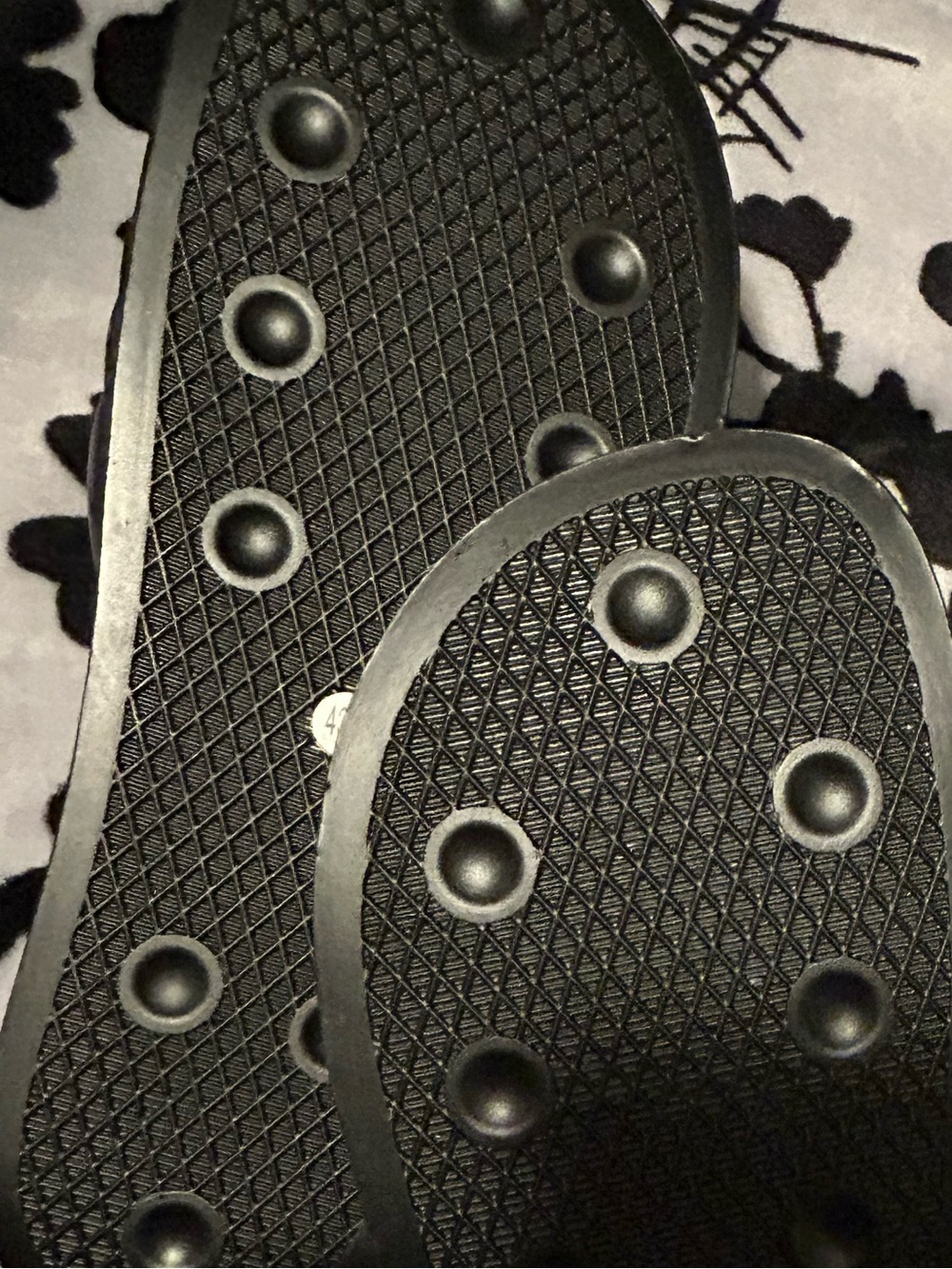 KURT GEIGER LONDON Quilted Meena Slides - Picture 6 of 7